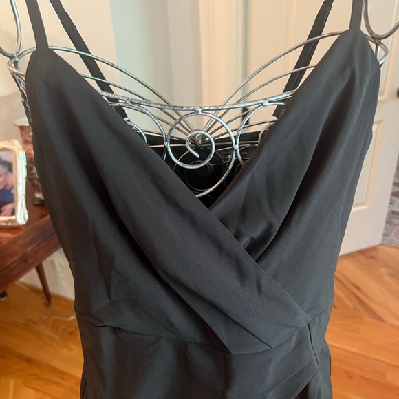 Little black dress | Asymetrical bottom - Picture 6 of 8